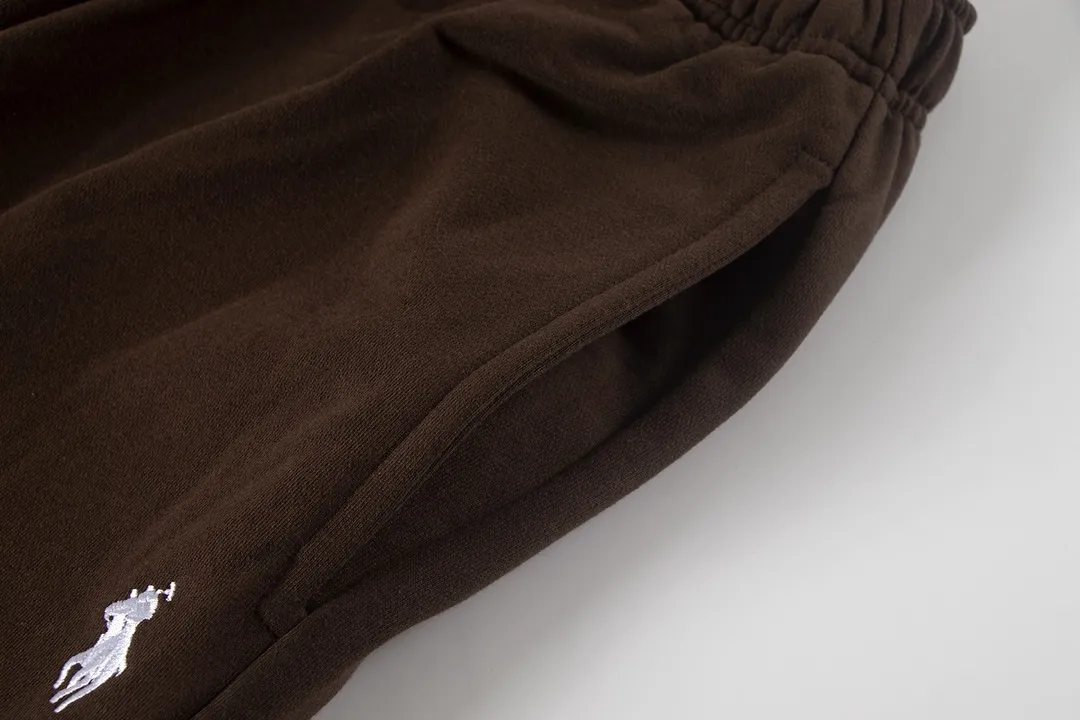 P220 Color: Black/Navy Blue/Coffee Brown/Heather Gray Size: S M L Details are everywhere